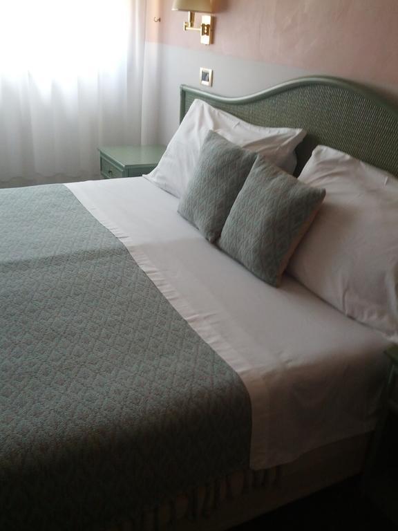 Hotel Villa Tiziana Венеция Лидо Екстериор снимка