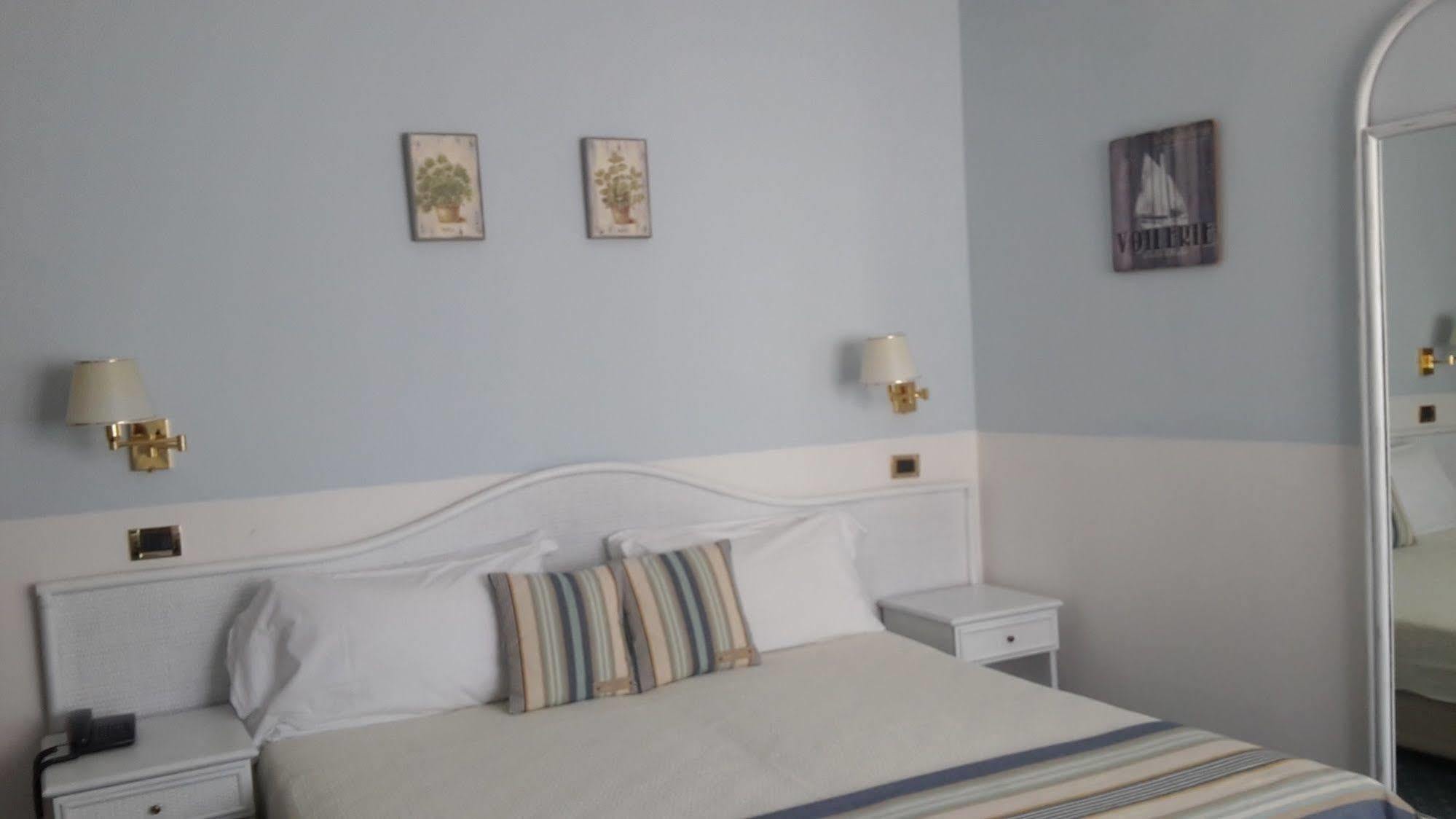 Hotel Villa Tiziana Венеция Лидо Екстериор снимка