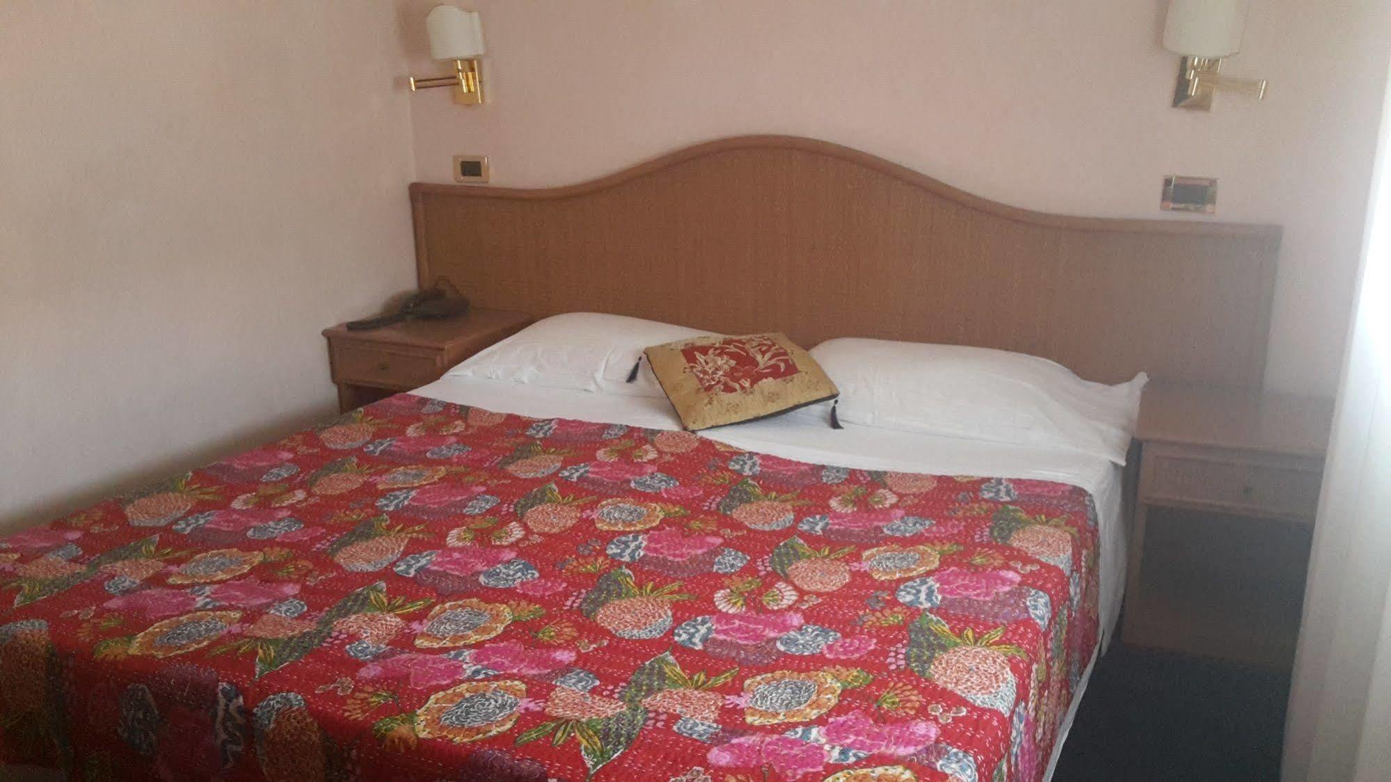 Hotel Villa Tiziana Венеция Лидо Екстериор снимка