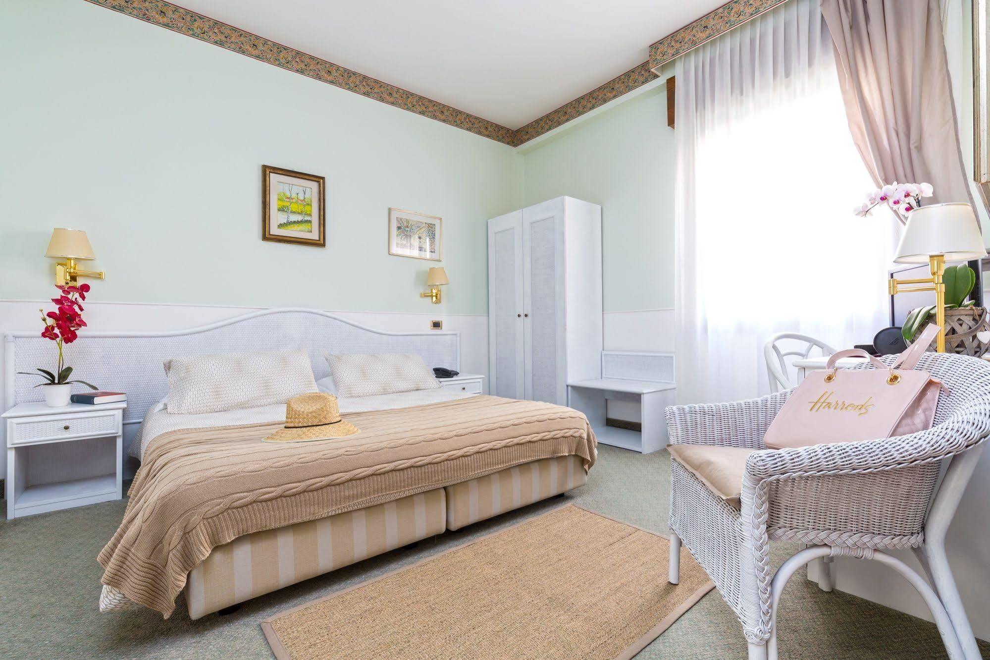 Hotel Villa Tiziana Венеция Лидо Екстериор снимка