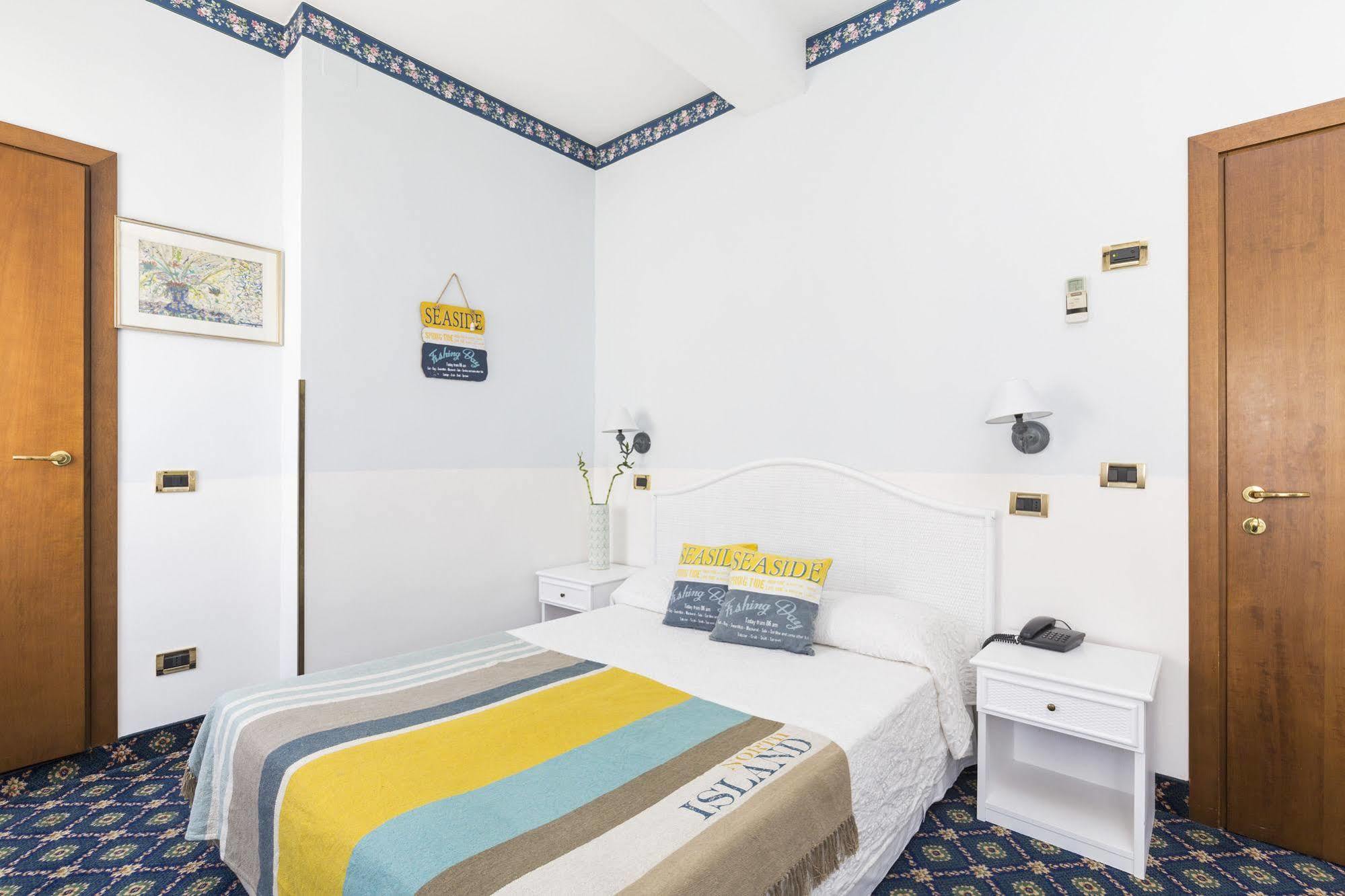 Hotel Villa Tiziana Венеция Лидо Екстериор снимка