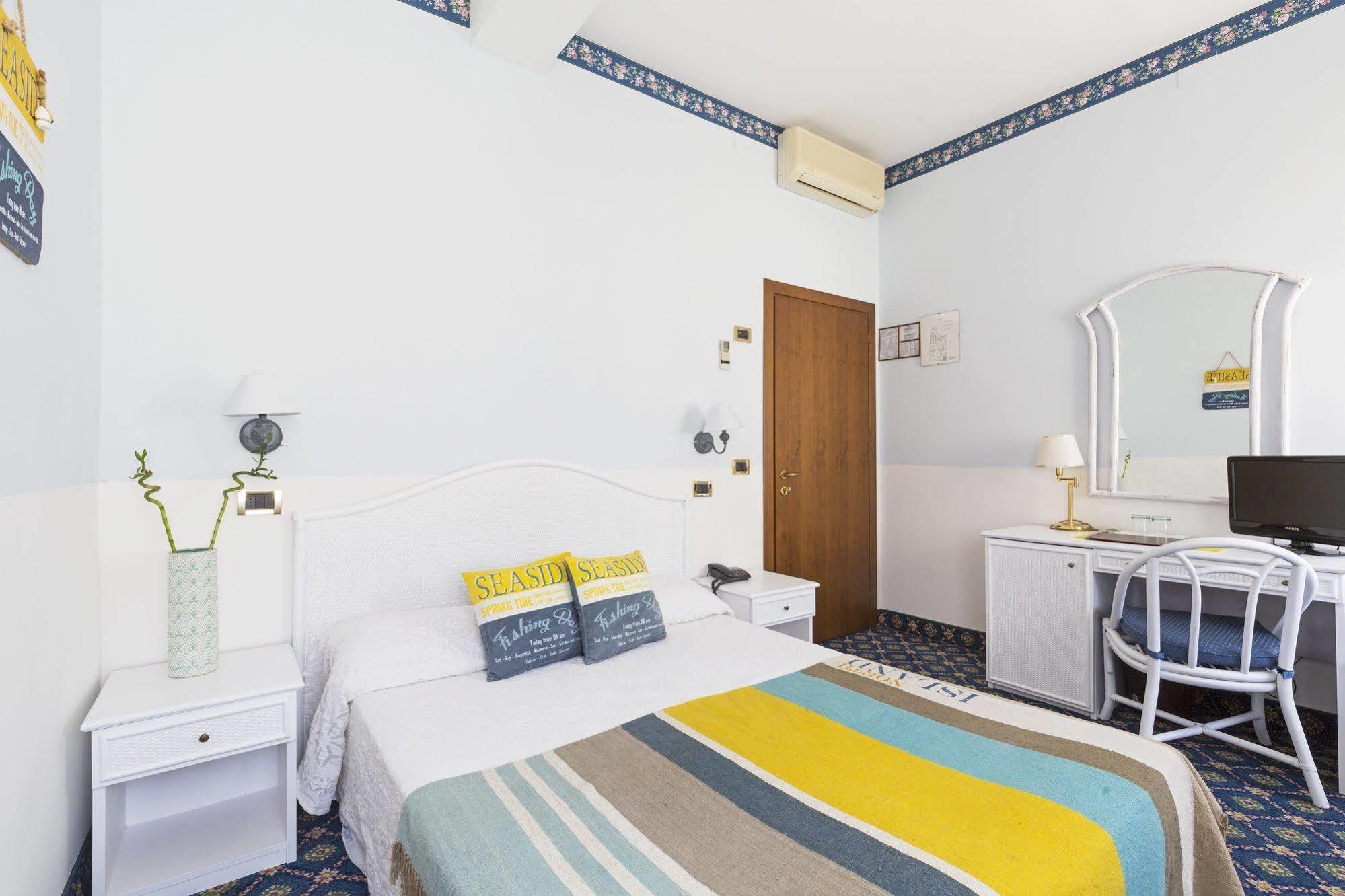 Hotel Villa Tiziana Венеция Лидо Екстериор снимка